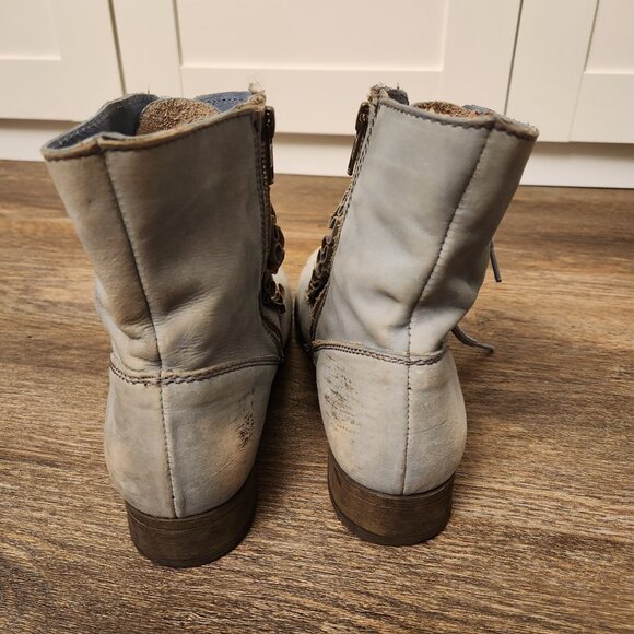 Betsey Johnson Blue Leather Ruffle Ankle Boots Litz Boho Cottagecore Moto size 9 - Picture 8 of 8